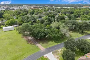 602 Bingham Rd, Victoria, TX 77904 - Photo 7