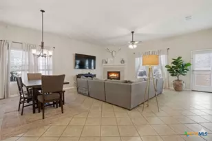 821 Wall St, New Braunfels, TX 78130 - Photo 3
