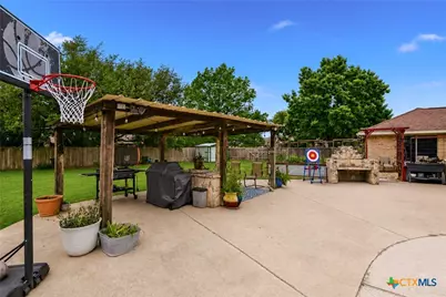 601 Masters Drive, Victoria, TX 77904 - Photo 35