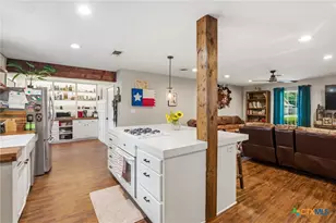 1307 Plantation Rd, Victoria, TX 77904 - Photo 11