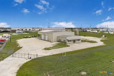 22603 Zac Lentz Parkway, Victoria, TX 77905 - Photo 3