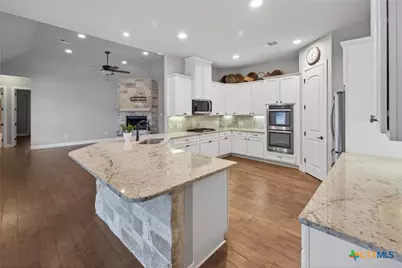 219 Winding View, New Braunfels, TX 78132 - Photo 11