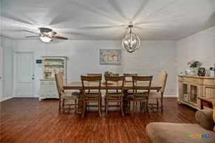 519 Travis St, Port Lavaca, TX 77979 - Photo 7