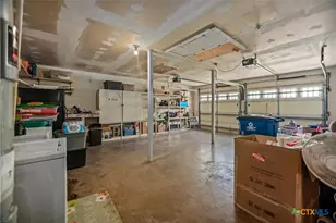 519 Travis St, Port Lavaca, TX 77979 - Photo 23