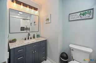 519 Travis St, Port Lavaca, TX 77979 - Photo 15