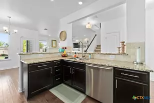 944 Cypress Ml, New Braunfels, TX 78130 - Photo 7