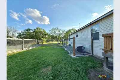 104 Estelle Lane, Victoria, TX 77905 - Photo 35