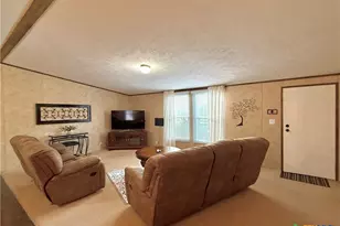 104 Estelle Ln, Victoria, TX 77905 - Photo 9