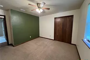 1020 Madeline St, New Braunfels, TX 78132 - Photo 9