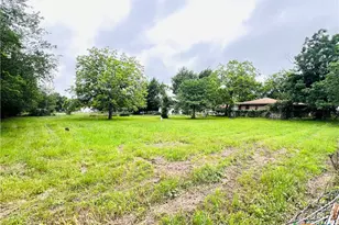 305 Yale St, Cameron, TX 76520 - Photo 15