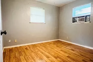 305 Yale St, Cameron, TX 76520 - Photo 7