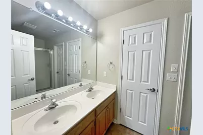 2062 N Ranch Estates Boulevard, New Braunfels, TX 78130 - Photo 15