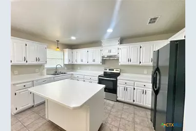 2062 N Ranch Estates Boulevard, New Braunfels, TX 78130 - Photo 5