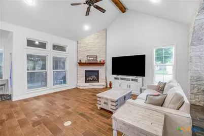 201 Amberglow Court, Victoria, TX 77904 - Photo 3