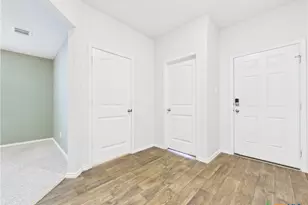 1012 Betsy Dr, Seguin, TX 78155 - Photo 5