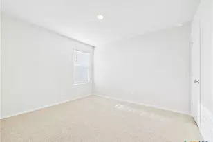 1012 Betsy Dr, Seguin, TX 78155 - Photo 15