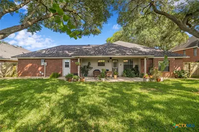 110 Champions Row, Victoria, TX 77904 - Photo 33