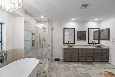 110 Champions Row, Victoria, TX 77904 - Photo 23