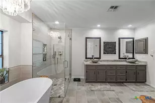 110 Champions Row, Victoria, TX 77904 - Photo 23