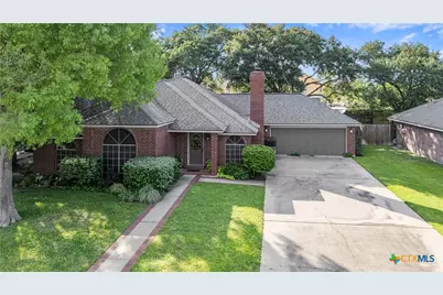 110 Champions Row, Victoria, TX 77904 - Photo 3