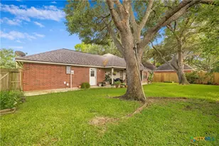110 Champions Row, Victoria, TX 77904 - Photo 31