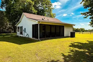 1708 S Wall St, Belton, TX 76513 - Photo 35