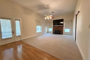1708 S Wall St, Belton, TX 76513 - Photo 11