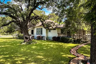 1708 S Wall St, Belton, TX 76513 - Photo 9