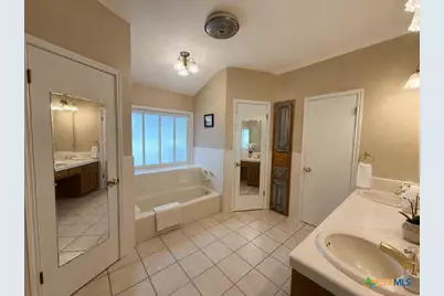 1708 S Wall Street, Belton, TX 76513 - Photo 17