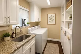 1708 S Wall St, Belton, TX 76513 - Photo 29