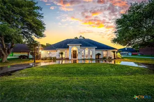601 Woodlake Dr, Mcqueeney, TX 78123 - Photo 3