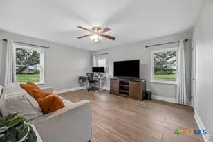 295 McKnight Rd, Seguin, TX 78155 - Photo 15