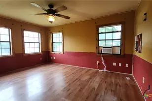 206 Josephine St, Cuero, TX 77954 - Photo 9