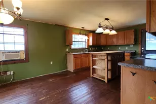 206 Josephine St, Cuero, TX 77954 - Photo 5