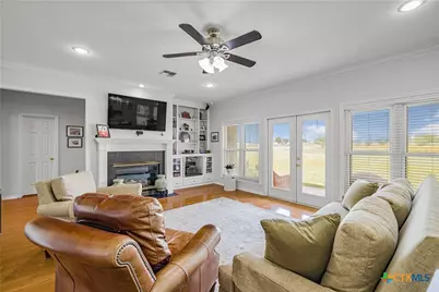 230 Dewberry Lane, Victoria, TX 77904 - Photo 5