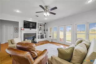 230 Dewberry Ln, Victoria, TX 77904 - Photo 5