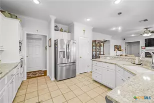 230 Dewberry Ln, Victoria, TX 77904 - Photo 9