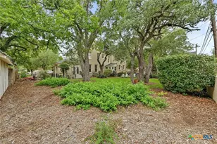 403 E Bowie St, Luling, TX 78648 - Photo 43