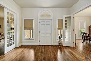 403 E Bowie St, Luling, TX 78648 - Photo 3