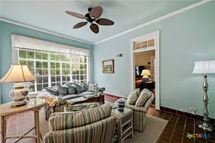 403 E Bowie St, Luling, TX 78648 - Photo 11