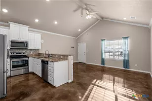402 Spring St, McGregor, TX 76657 - Photo 3
