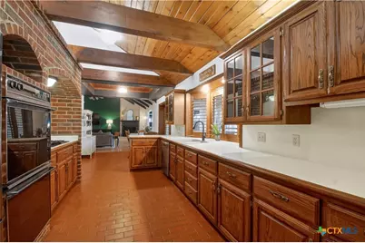 205 Merlin Street, Victoria, TX 77904 - Photo 7