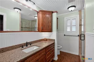 205 Merlin St, Victoria, TX 77904 - Photo 15