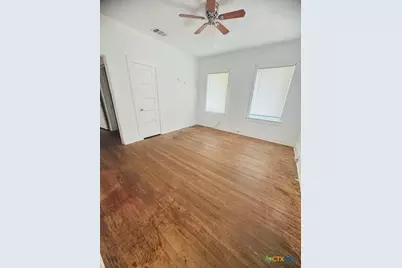 100 N Brazos Street, Lockhart, TX 78644 - Photo 5