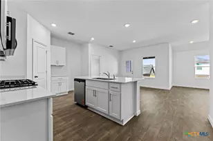 211 Las Lomas Dr, San Marcos, TX 78666 - Photo 11