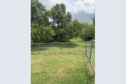 1211 W 6th Street, Lampasas, TX 76550 - Photo 25