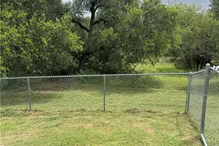1211 W 6th St, Lampasas, TX 76550 - Photo 25