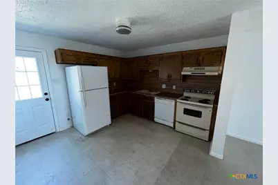 202 N Walnut, Lampasas, TX 76550 - Photo 3