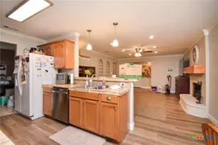 103 Kenilworth Glen St, Victoria, TX 77904 - Photo 9