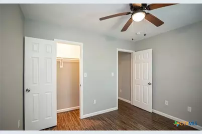2003 Woodlawn Street #rear, Victoria, TX 77901 - Photo 9